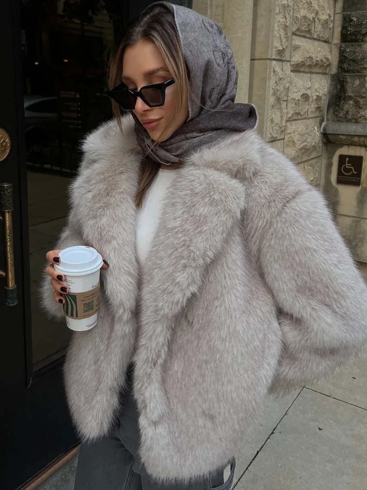 HH 2025 Vintage dámská zkrácená bunda z umělé kožešiny s dlouhým rukávem a odkládacím límcem, dámská plyšová vlněná bunda, elegantní dámská kožešinová svrchní oblečení - náhled 2