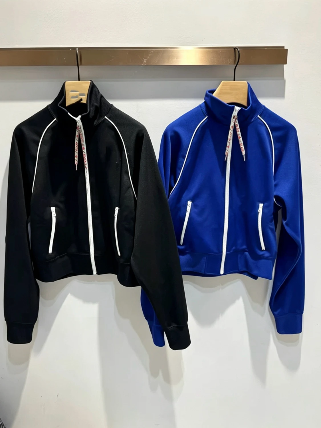Casual Color Block Logo Jacket Sweatshirt Women's Short Outerwear Autumn 2026 Fashion Style Other Material 100%