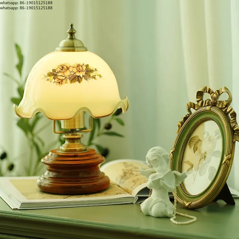 French Glass Flower Table Lamp Romantic Atmosphere Wood Desk Lamp Bedroom Bedside Decoration Children's Room Lighting Appliances
