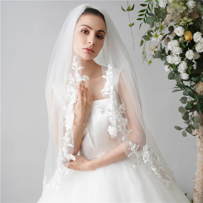 สีขาวผ้าคลุมหน้าสตรี Appliques ลูกไม้ขอบ Wedding Veils หวีลูกไม้คาทอลิก Veil Mantilla สำหรับโบสถ์หัวครอบคลุมผ้าพันคอ