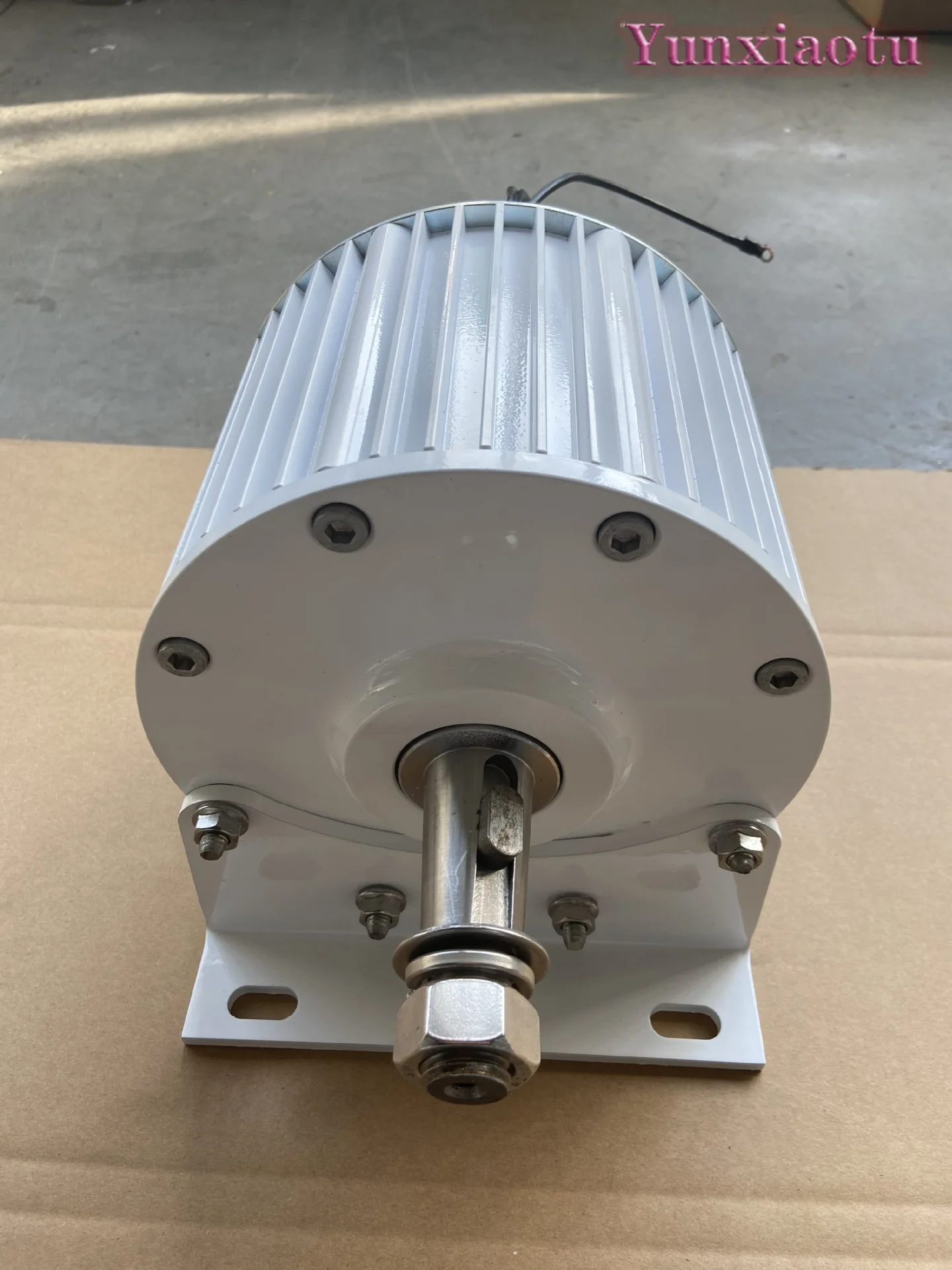Three Phase AC 600W 500RPM 50Hz 24V to 380V Straight Shaft Conical Shaft Rare Earth Permanent Magnet Generator