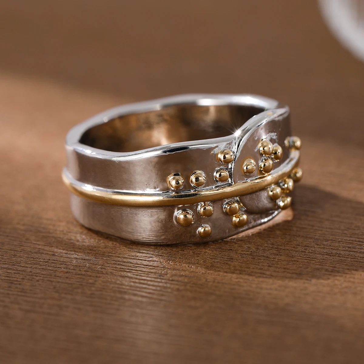 Personalized Geometric Double-Color Ring in Copper Material for Ladies' Jewelry. Suitable for Formal Events or Daily Wear.