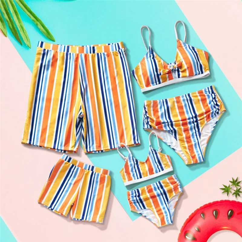 2022 New Family Matching Swimsuit Queen Princess Swimwear Leaf Print Beachwear Mommy and me Swimsuit Beach Shorts For Kids Men