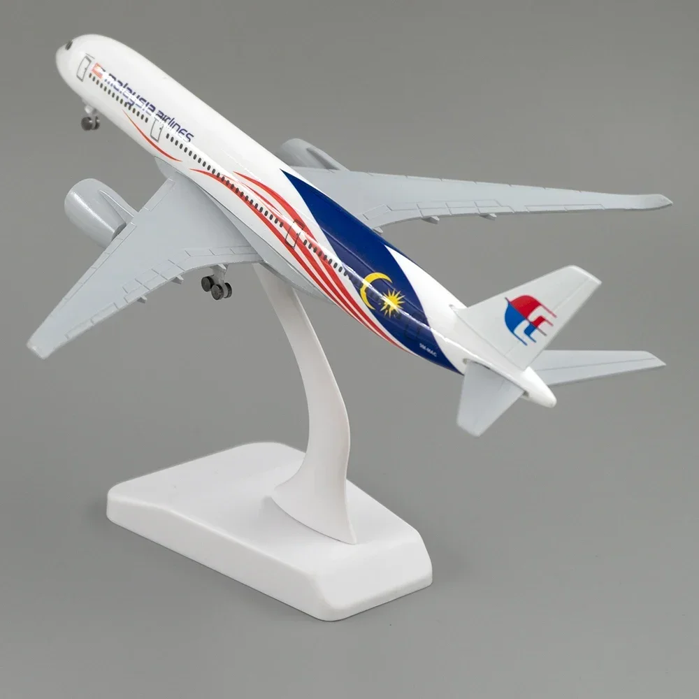 

20cm Aircraft Airbus Malaysia Airlines A350 Alloy Plane with Wheel Model Toys Decoration Children Kids Gift for Collection