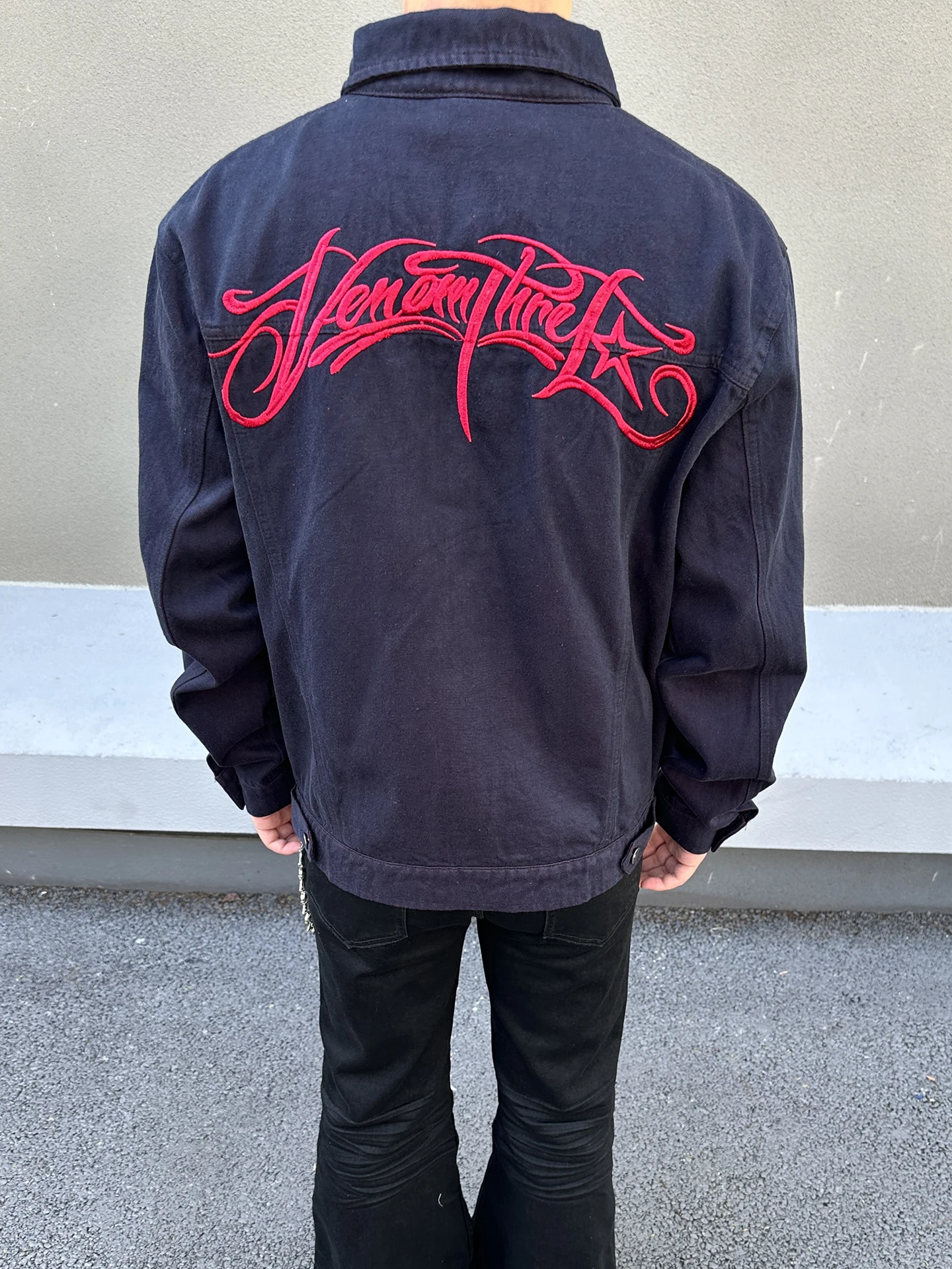 

Американская джинсовая куртка-рубашка из плотного денима с вышивкой букв, отложным воротником, свободного кроя, универсальная, новая, модная