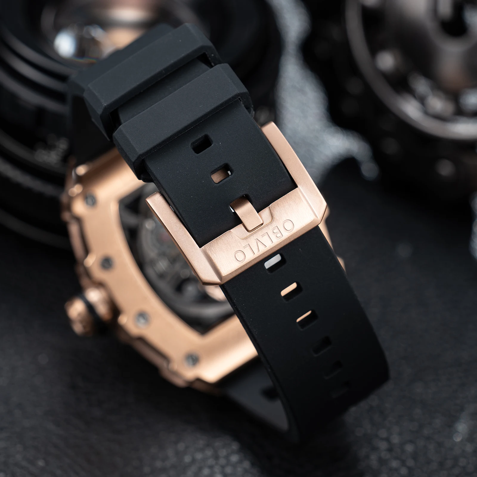 OBLVLO Luxury Diamonds Finger Design Mechanical Automatic Watches For Men Wine Barrel Skeleton Waterproof Rubber Watch XM-FIG