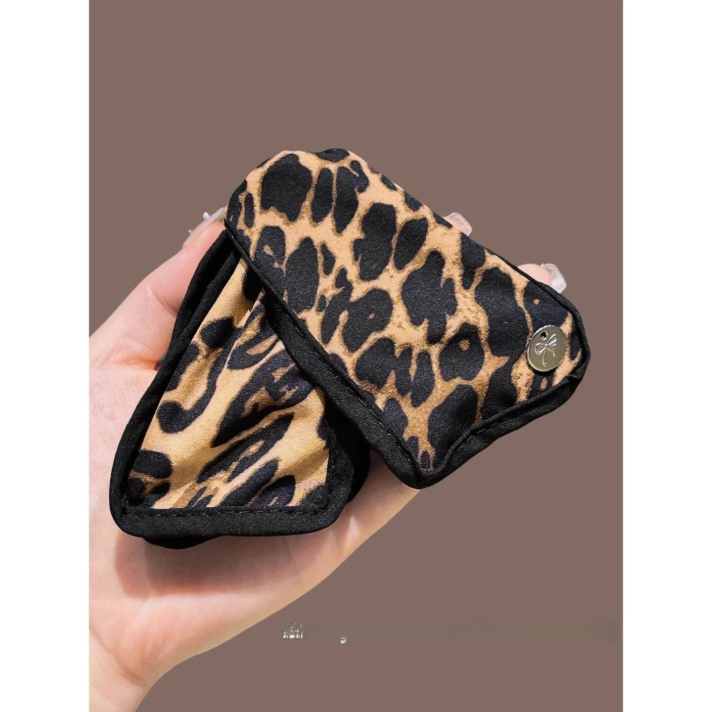 

Elegant Leopard Print Hair Claw Clip Women's Korean Style Hair Accessories Shark Bite Hair Clip Daily Commuting Hair...