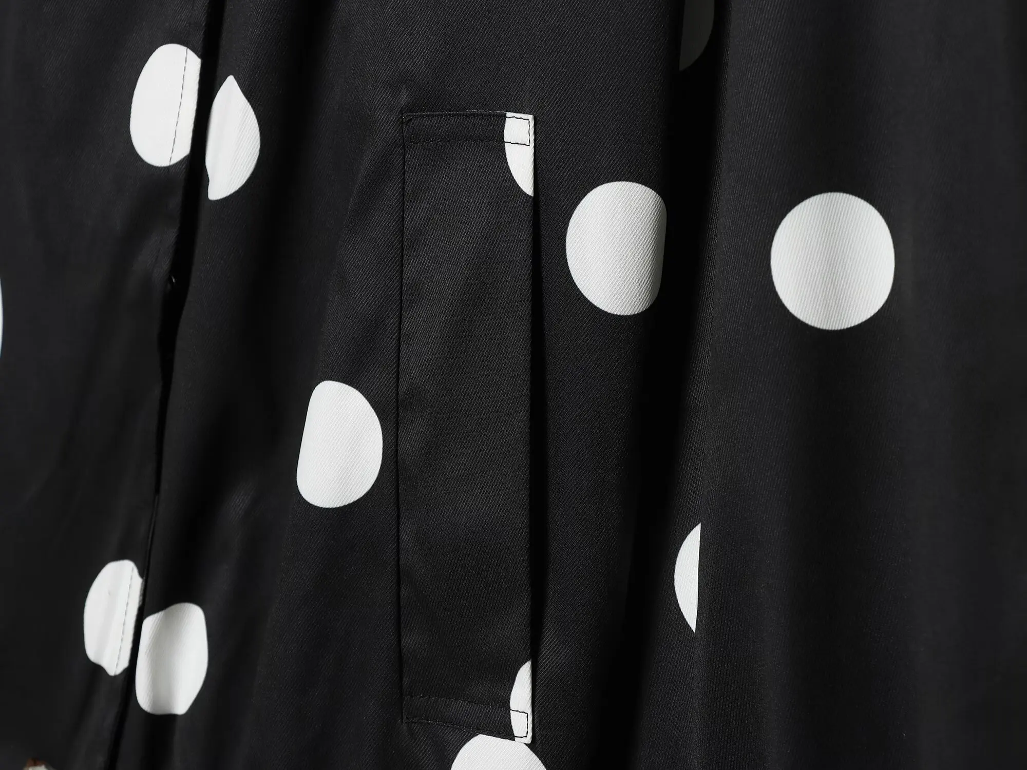 TFMLN Damen Vintage Polka Dots Bomberjacke mit Taschen, Stehkragen, modische kurze Jacke, Herbstjacke mit langen Ärmeln, Outfits – Detail 9