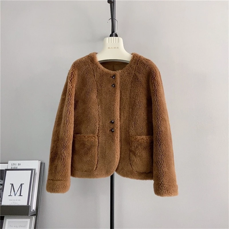 

Hot Sale Sheep Shearling Round Neck Short Jacket Women Girl Lamb's Wool Young Fall and Winter Warm Coat PT478