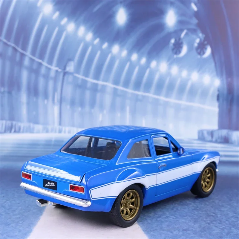 1:24	Brian’s 1970 Ford Escort High Simulation Diecast Car Metal Alloy Model Car Children\'s toys collection gifts J17