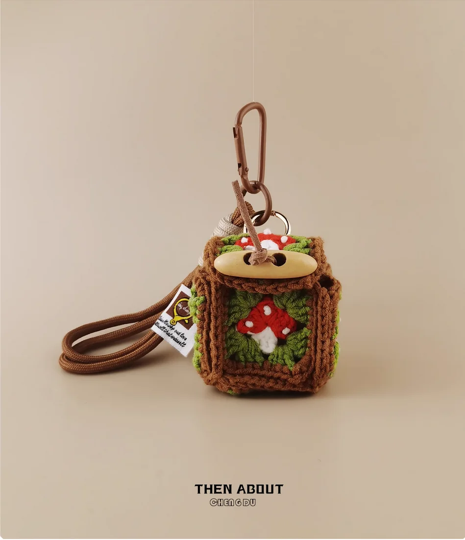 

Вязаная крючком сумка для гарнитуры в виде гриба, кошелек для монет, кулон, брелок, креативный нишевый подарок