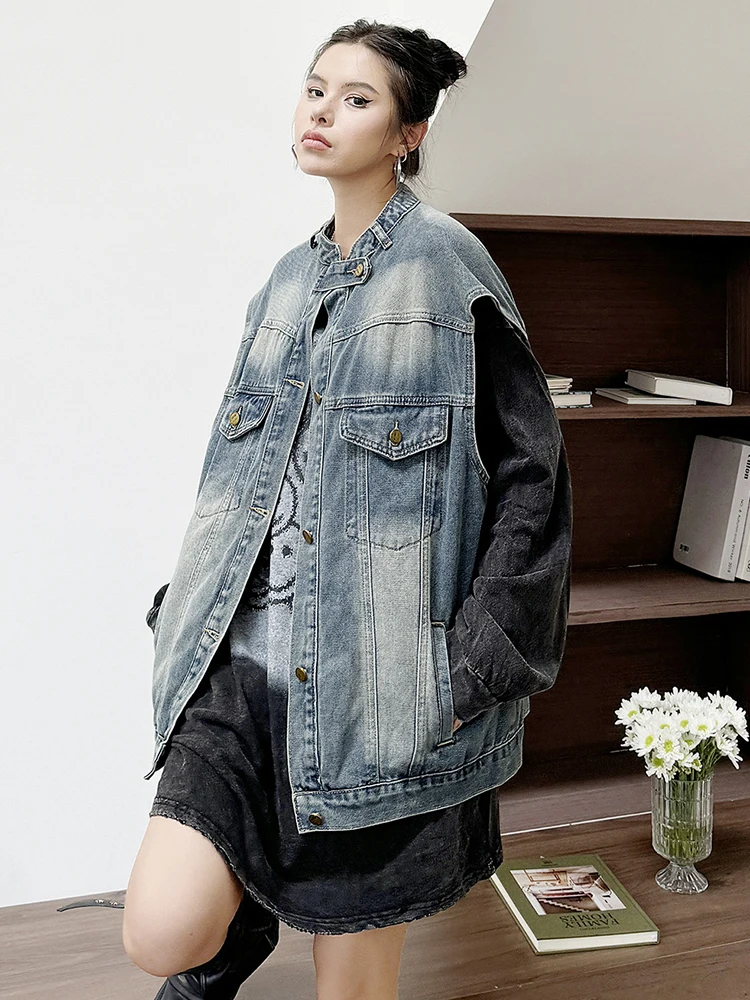 [EAM] Women Blue Denim Pocket Big Size Backless Vintage Vest New Stand Collar Sleeveless Fashion Tide Spring Autumn 2025 1DH7150