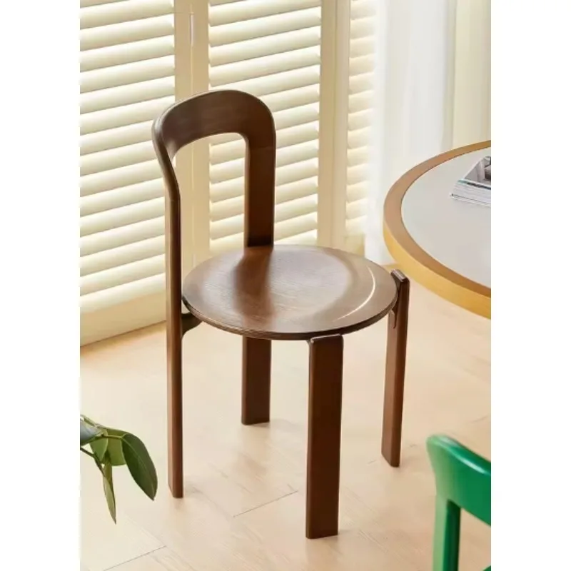 كرسي طعام عتيق من خشب الزان الشمالي، تصميم قابل للتكديس مع مسند ظهر منحني للأثاث الشمالي الأنيق الموفر للمساحة