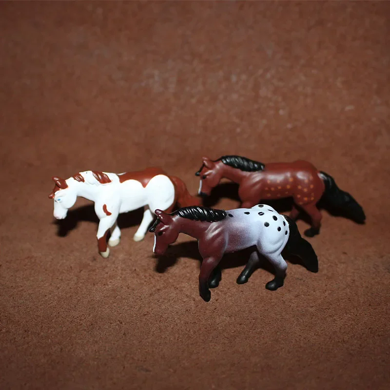 Decorazione in miniatura 3 pz/set Animale da Fattoria Modello di Cavallo Hanoverian Appaloosa Lusitano Nero Bianco Cotta Action Figure Giocattoli Fata Giardino