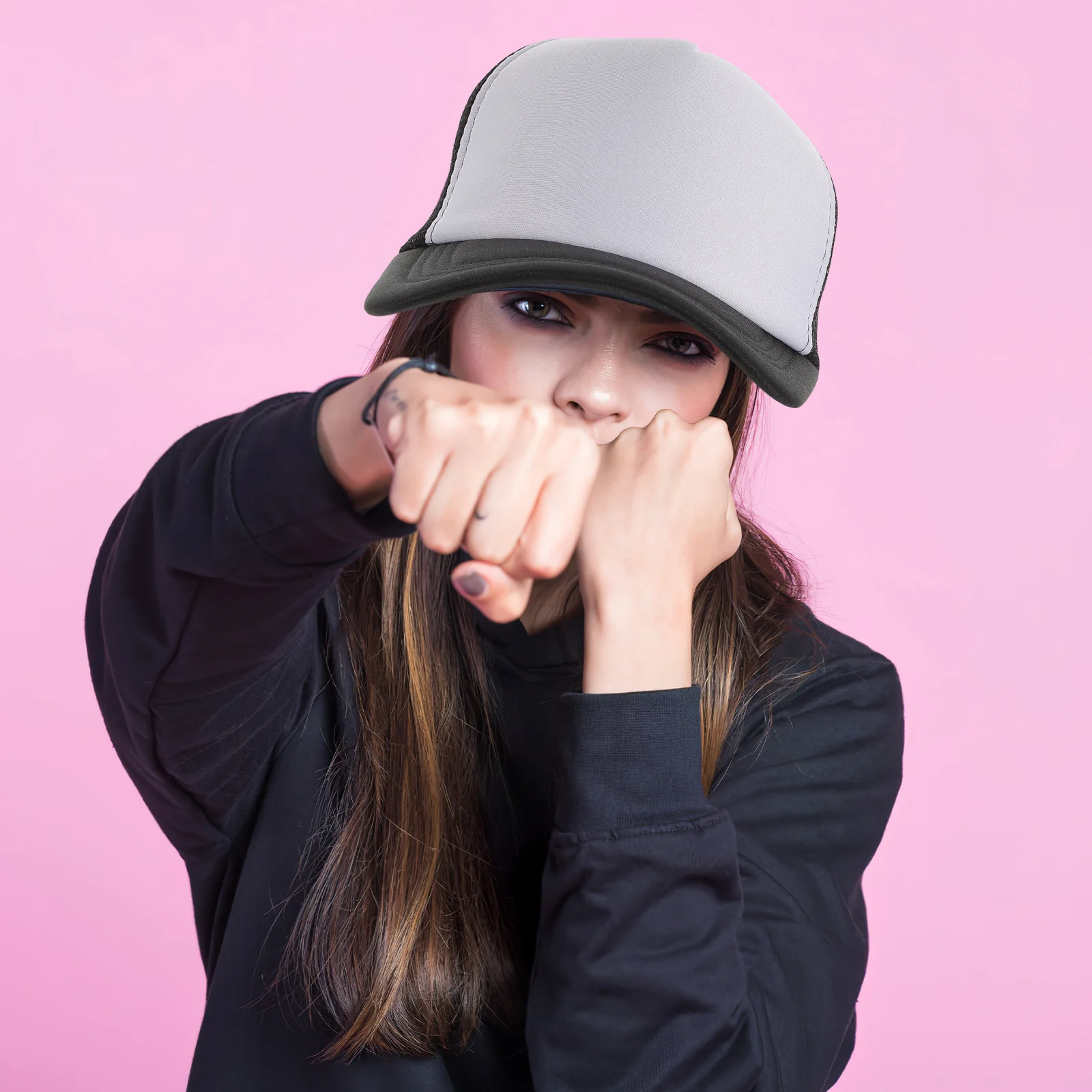 10 szt. Czarnych czapek bejsbolowych z siatką, idealnych do sublimacji, z możliwością personalizacji, poliestrowe, regulowane, typu snapback.