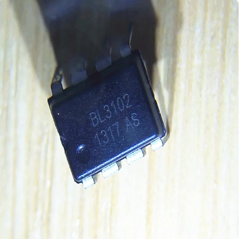 Brand new BL3102 3102 dual in-line package DIP8 audio chip integrated circuit IC original