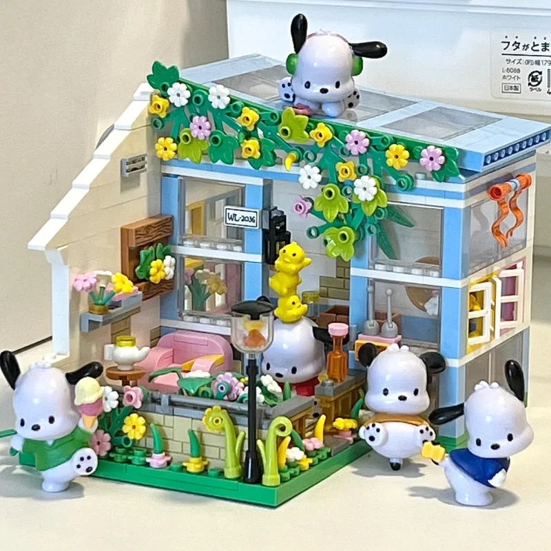 Sanrio Series Building Block Cute Cartoon Pochacco Carousel Music Box Small Particle Assembly Model Fashion Toy Decoration