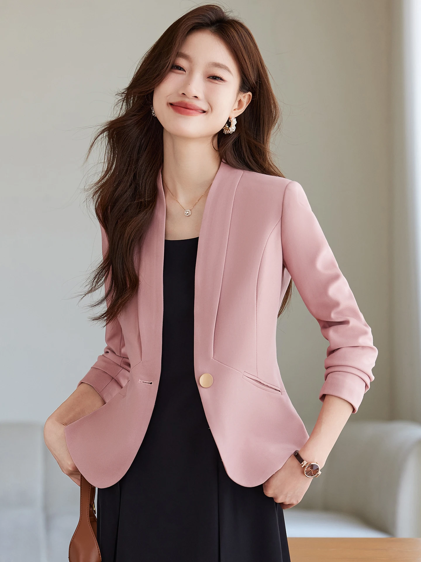 

Розовый женский пиджак без рукавов: элегантный, приталенный, весенне-осенний, новый стиль, уличная мода, маленький размер – большое впечатление