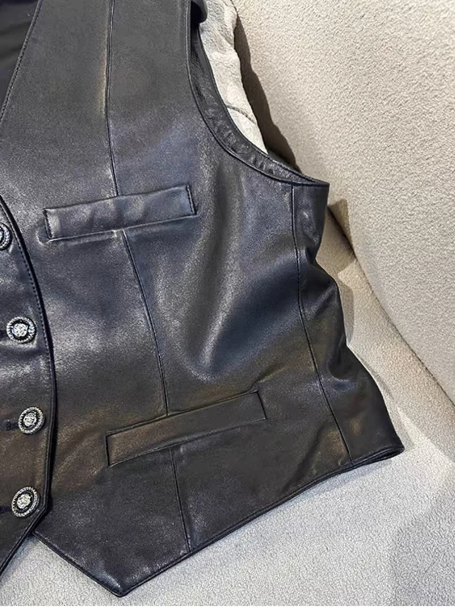 Damska kamizelka ze skóry naturalnej, vintage, dekolt w serek, taliowana, elegancka, bez rękawów, gilet, kurtka.
