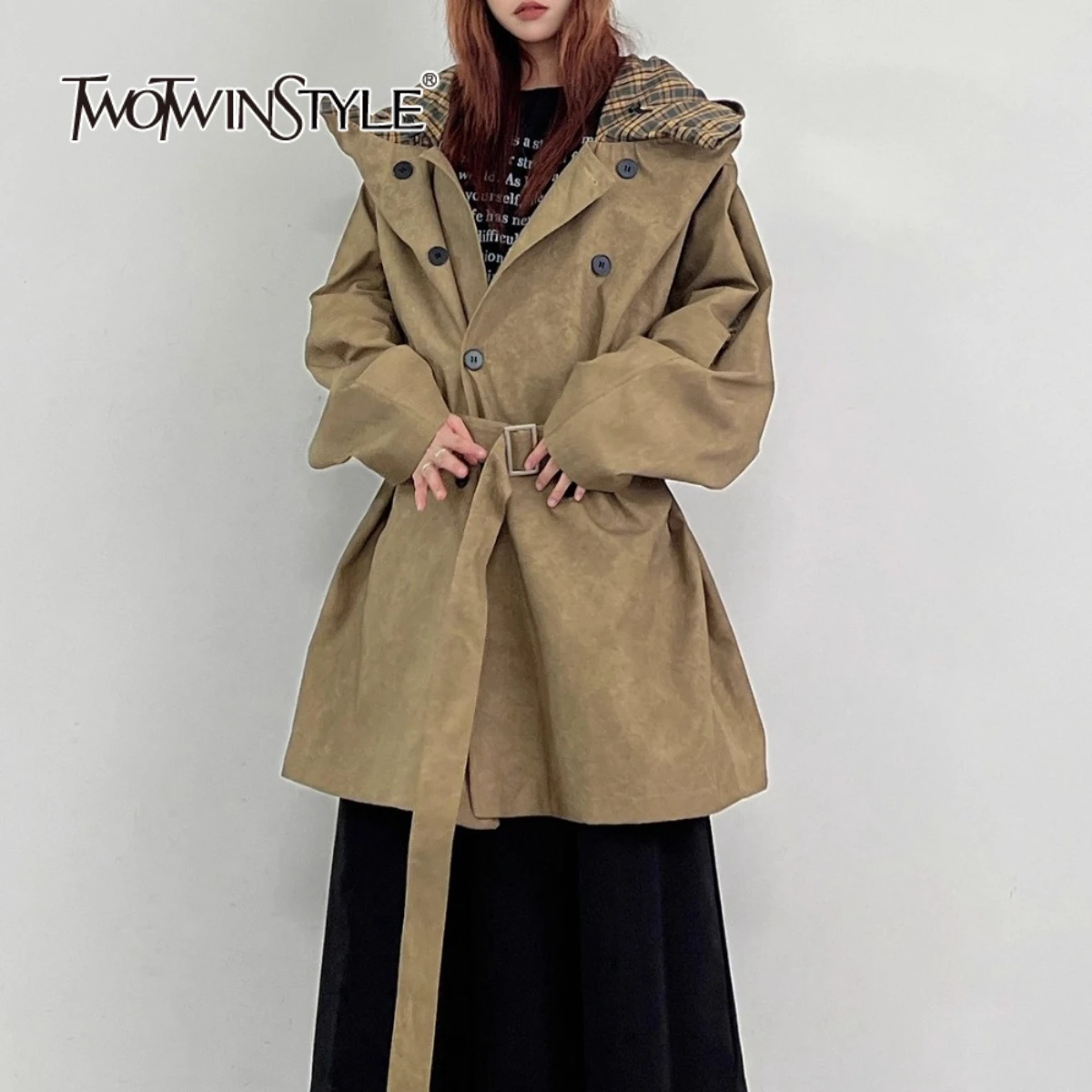 TWOTWINSTYLE Hit Color Loose Spliced Belt Vintage Trenchs for Women Hooded Collar Long Sleeves Tunic Temperament Trench Female