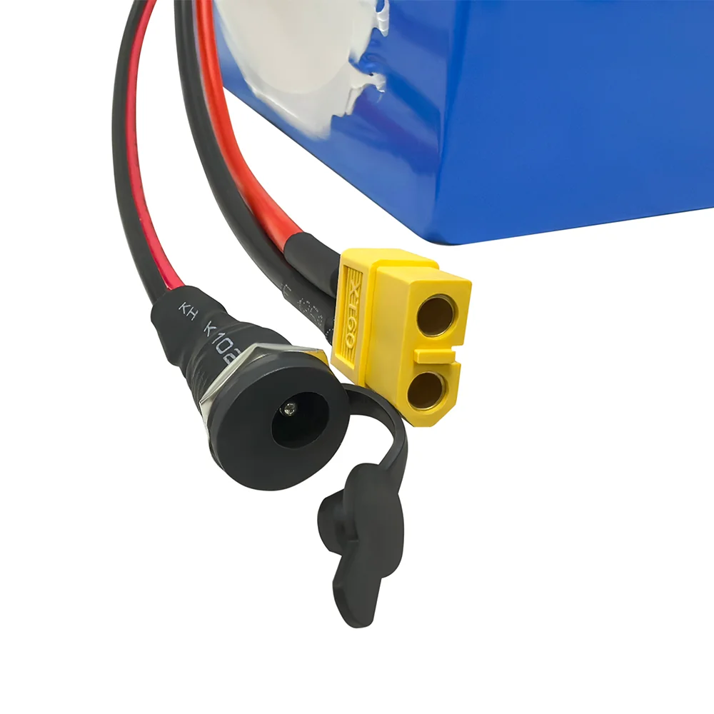 Paquete de batería recargable de litio VariCore 48V 30Ah 13s6p 21700 1200w 1440w BMS integrado con cargador de 54,6 v 2A