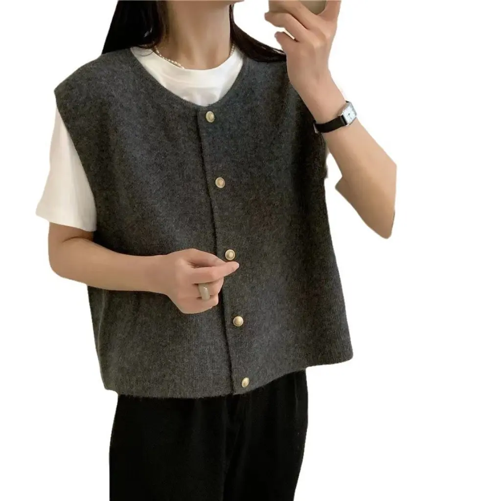 

Women's Single-Breasted round Neck Sleeveless Vest Slim Fit Solid Color Knitted Top New Style Loose Style