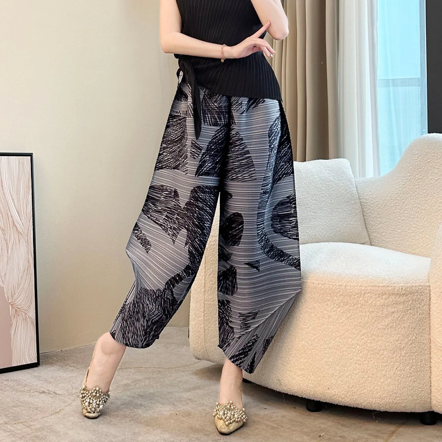 Miyake Pieghe 2026 Nuovo Design della Moda Primavera ed Estate Senso di Cento Pantaloni Casual Comoda Copertura Gamba Styling Pantaloni Femminili