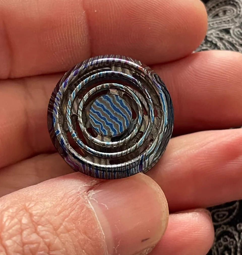 

Б/у EDC JZ Zircuti 24.5 мм кнопочный спиннер, гироскоп для пальцев, антистресс-игрушка