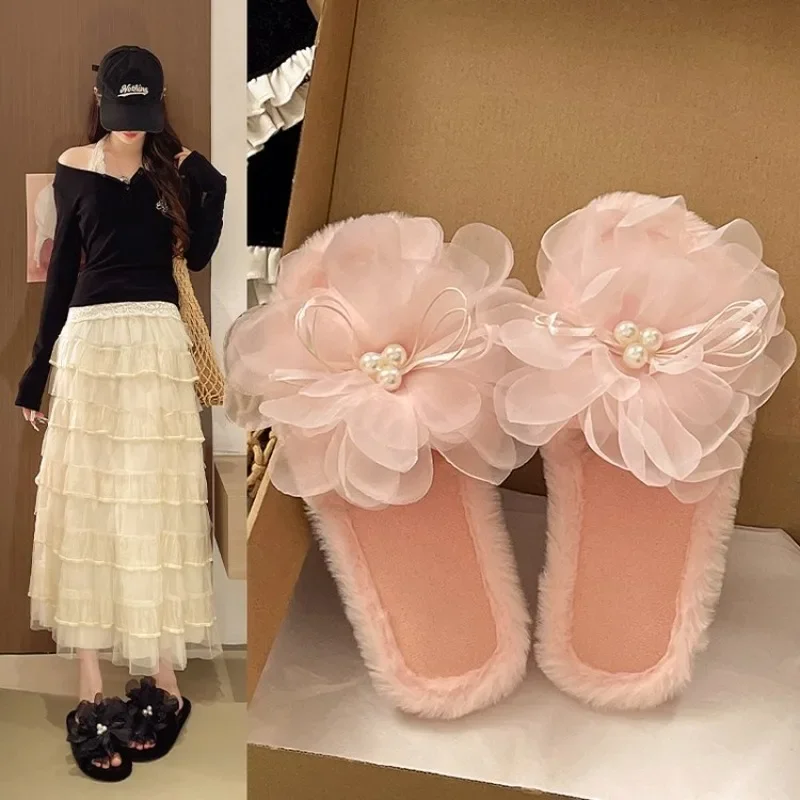 Damen-Organza-Perlenblumen-Fellpantoffeln, offene Zehenpartie, flache Freizeitschuhe für drinnen und draußen.