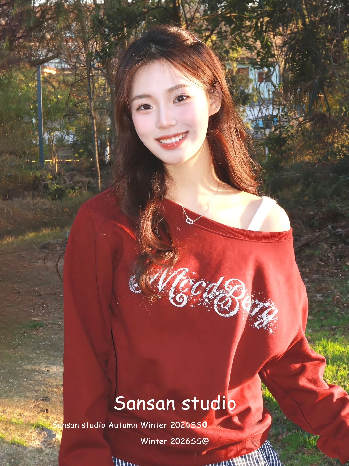 

New Year Red oulder Bared Sweatirt Women's Early Spring Faion Fla Poer Print Loose Long Sve Casual oulder Bare...