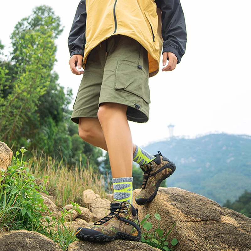 2025 XIANGGUAN Man Outdoor Waterproof Canvas Hiking Shoes Low Boots Anti Skid Wear Resistant Breathable Fish Climbing Sneakers