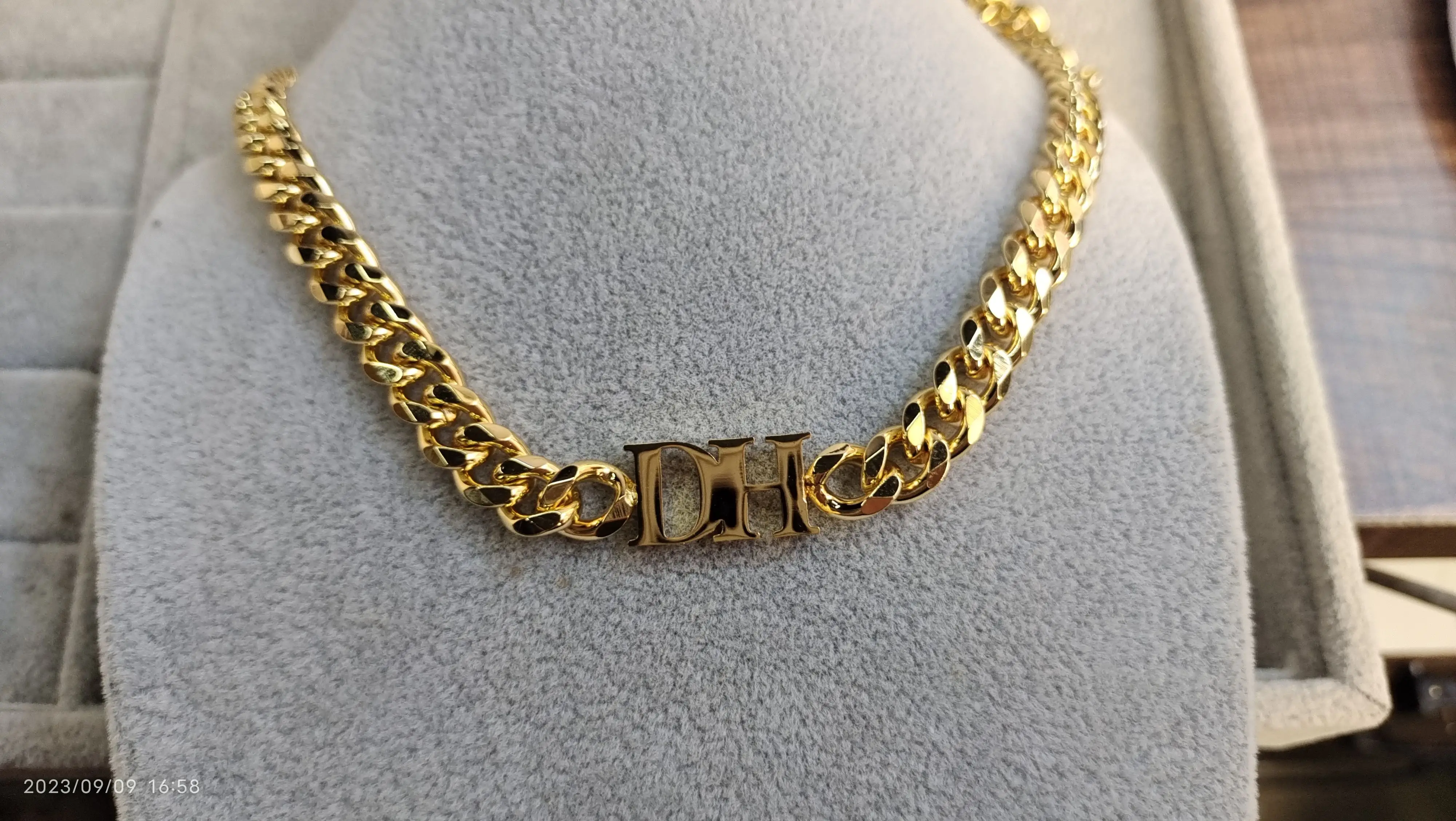 DOREMI Custom Initial Letter Necklace 8mm Cuban Chain CHoker