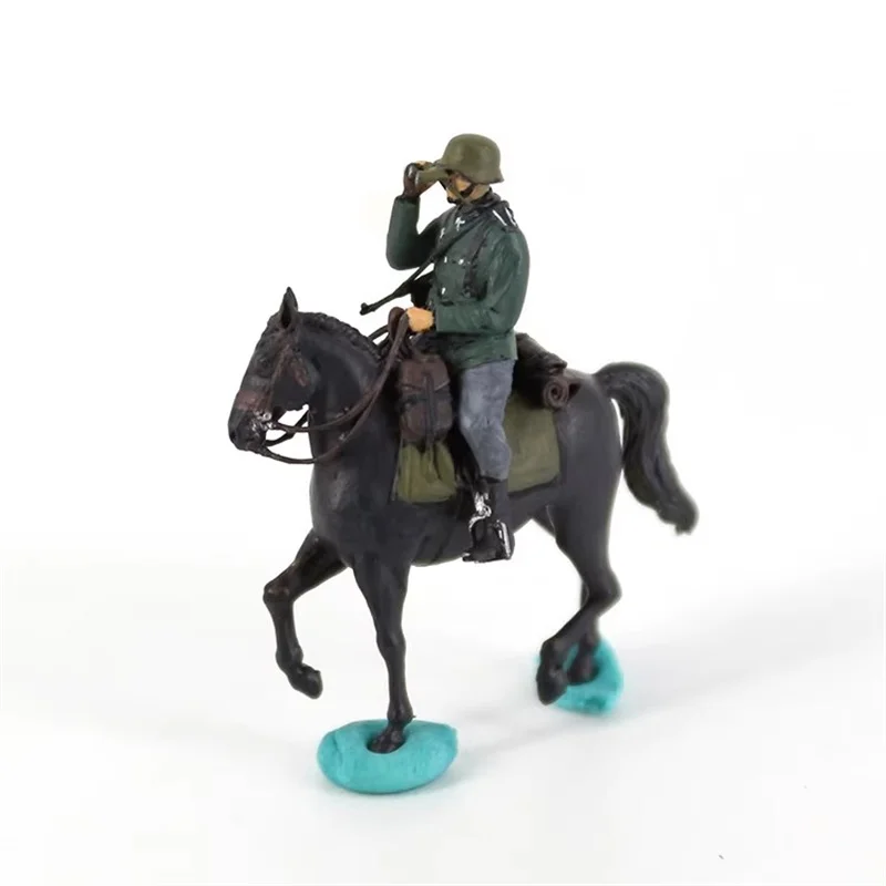 1:72 Scale Model Handmade Painted Resin German Winter Fighter Cavalry W Telescope Officer Soldier Toys Scene Accessory Display