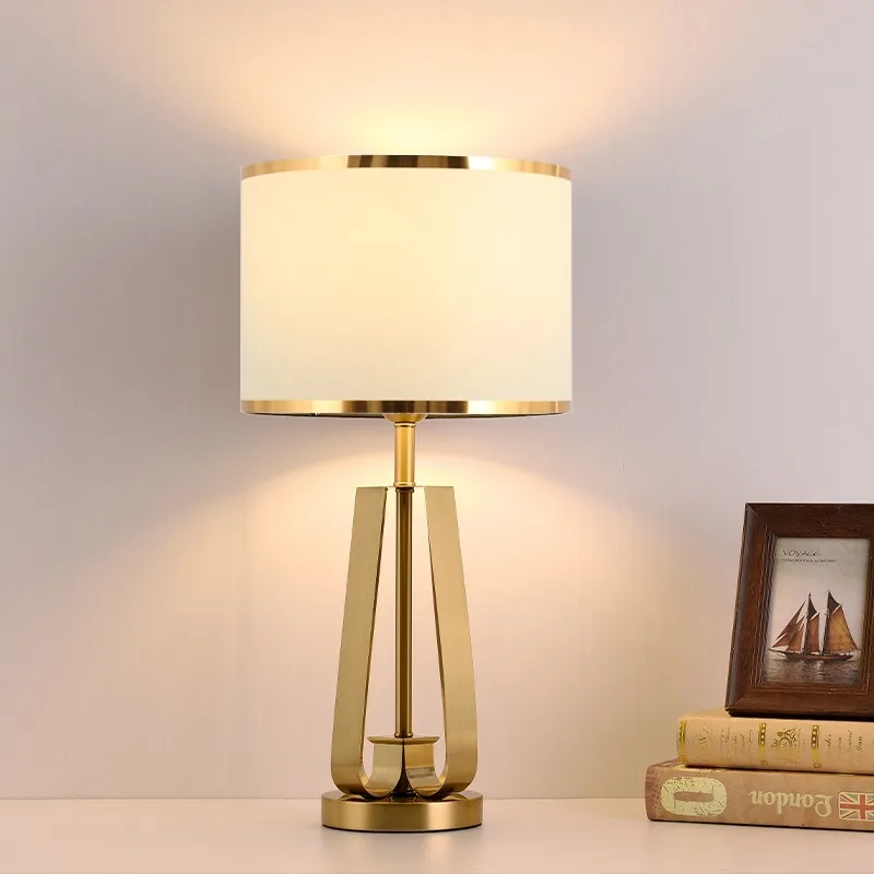 Postmodern Living Room Nordic Hotel Guest Room Bedroom Study Desk Lamp Modern Designer Decor Showroom Desk Lamp