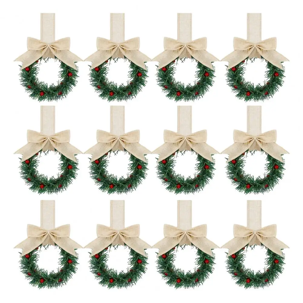 إكليل عيد الميلاد الاصطناعي أكاليل خزانة المطبخ الاحتفالية لعيد الميلاد مع لهجات التوت الشريط لنافذة الباب الأمامي للمزرعة