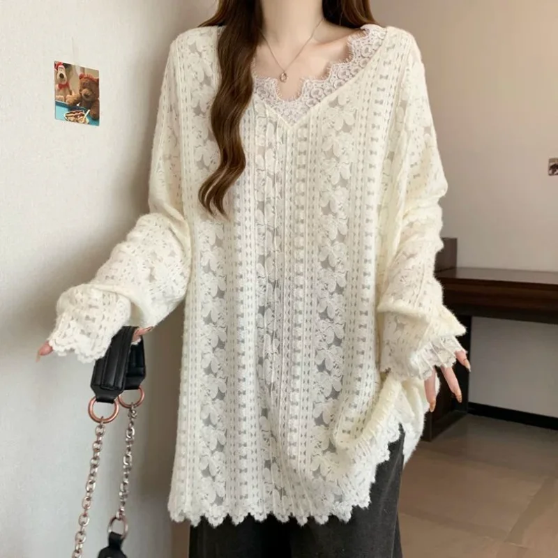 

Весенний корейский стиль, уменьшающий возраст универсальный топ с длинными рукавами, свободная и утягивающая кружевная лоскутная футболка для женщин