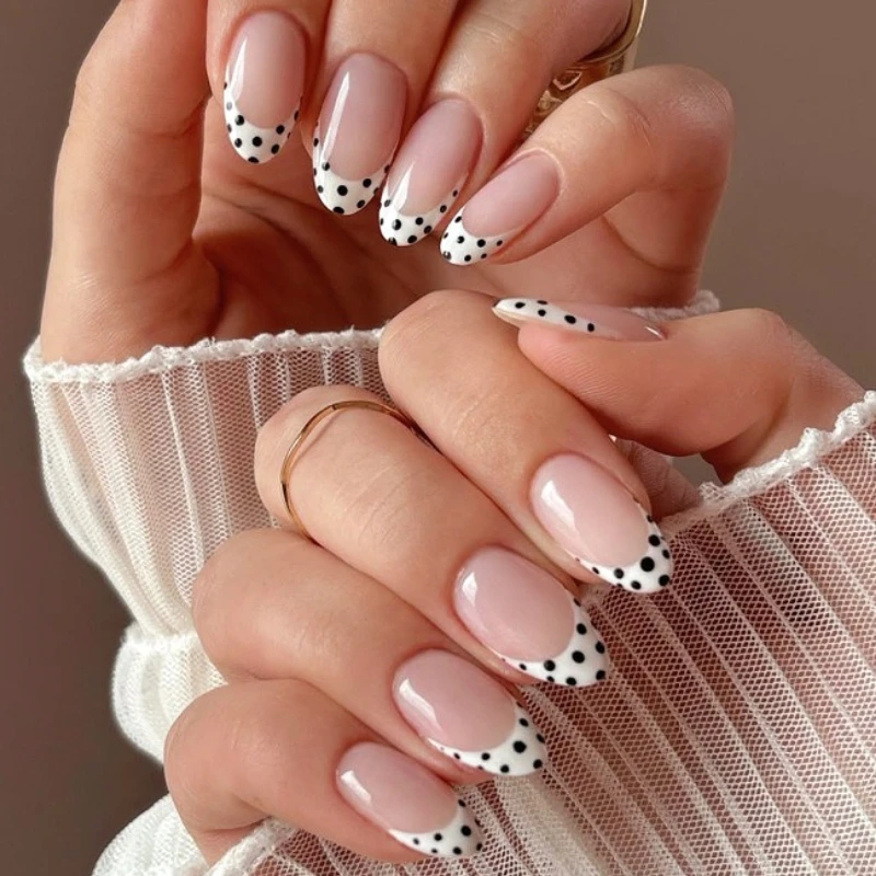 Simple Black Polka Dot White French Nail Art Fashion Almond Wearable Fake Nails Detachable Finished False Nails Press on Nails