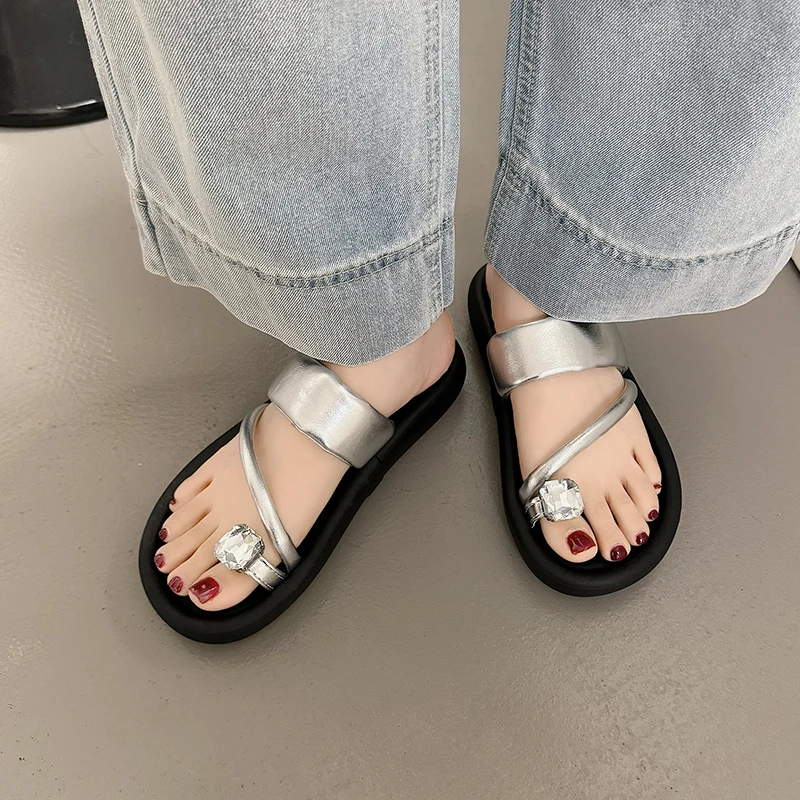 2024 Summers Women Slippers Fashion Female Elegant Clip Toe Flats Slides Shoes Ladies Casaul Outdoor Beach Sandalias Flip Flop