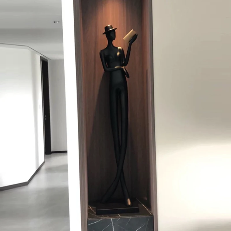 

Modern light luxury creative abstract figure reading ornament model room TV cabinet living room entrance floor art sculpture