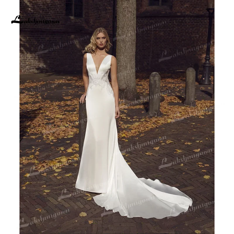 Charming Soft Satin Sheath Wedding Dresses Sexy Deep V-Neck Lace On Both Sides Of Waist Sleeveless  Court Train Bride Gowns 2021