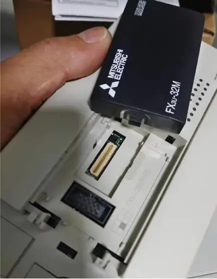 FX3U-32MR/ES-A б/у машина для разборки