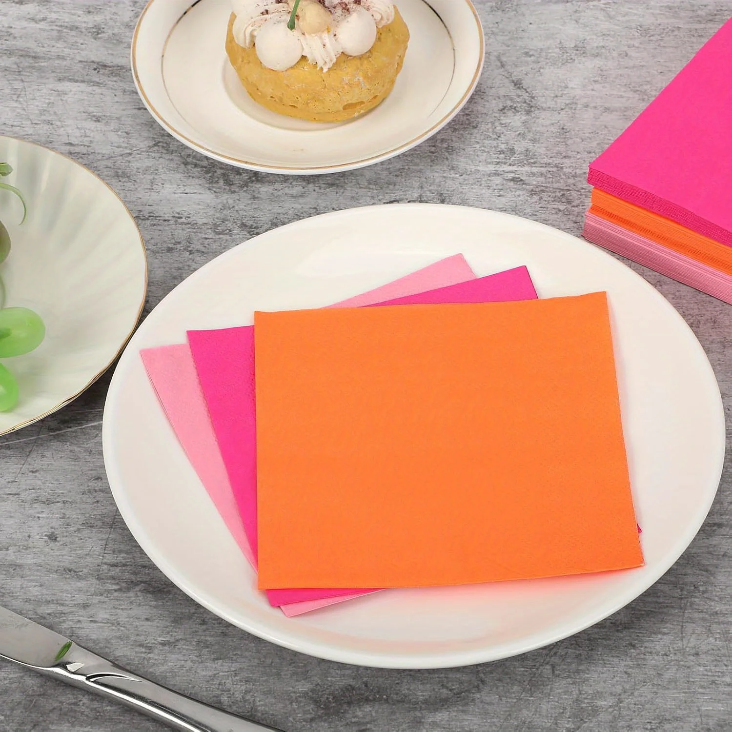 120 Stück Papierservietten, 12,7 x 12,7 cm, mehrfarbige Getränkeservietten, 3 Farben, Abendessenservietten, orangefarbene Gästeservietten, Einweg – Detail 4