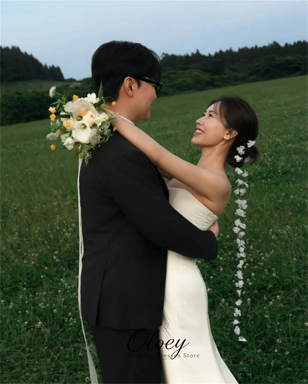 OLOEY Elegant Off The Shoulder Satin Korea Wedding Dress Photo Shoot A-Line Bridal Gown Customized Outdoor Wedding Dress