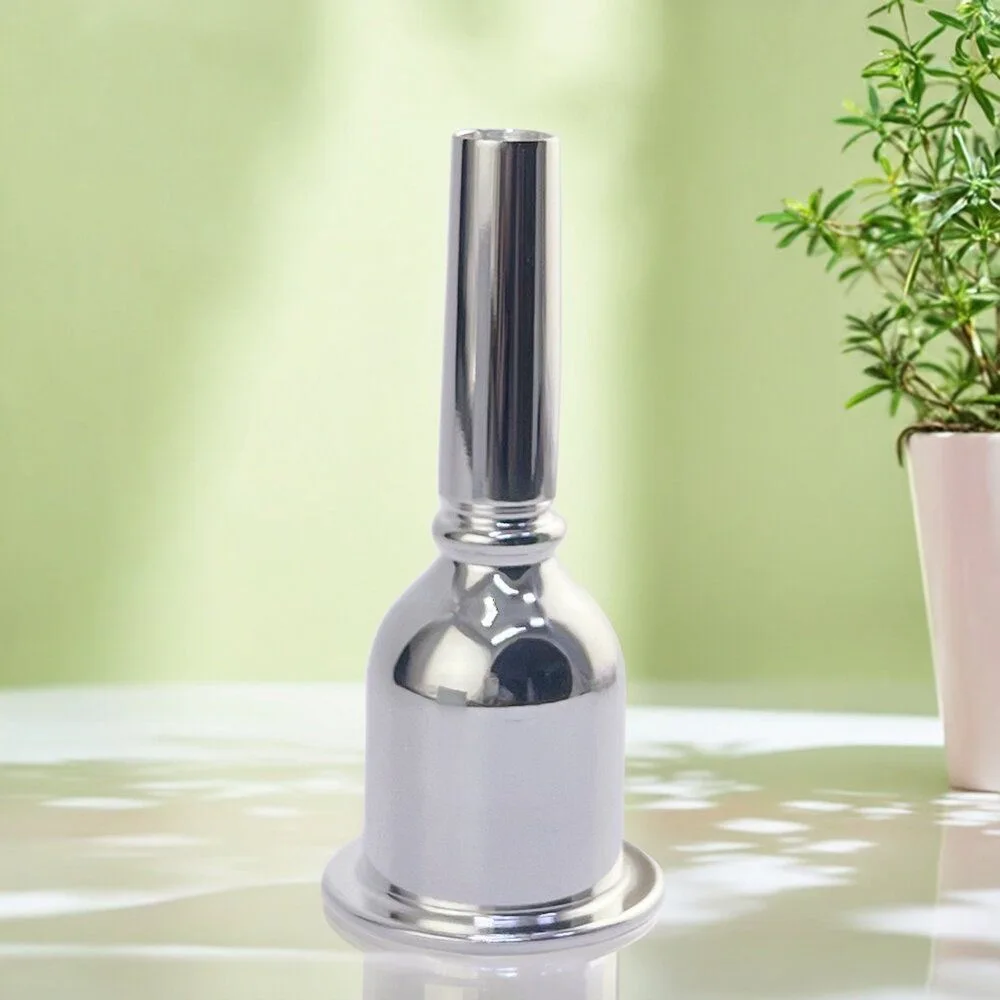 

Профессиональный мундштук из латуни с серебряным покрытием для тубы – премиальный аксессуар для музыкальных инструментов