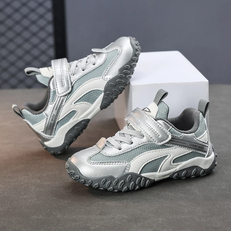 A pair of children's classic all-match retro sneakers, non-slip rugged rubber sole, comfy school footwear YQ-D2621