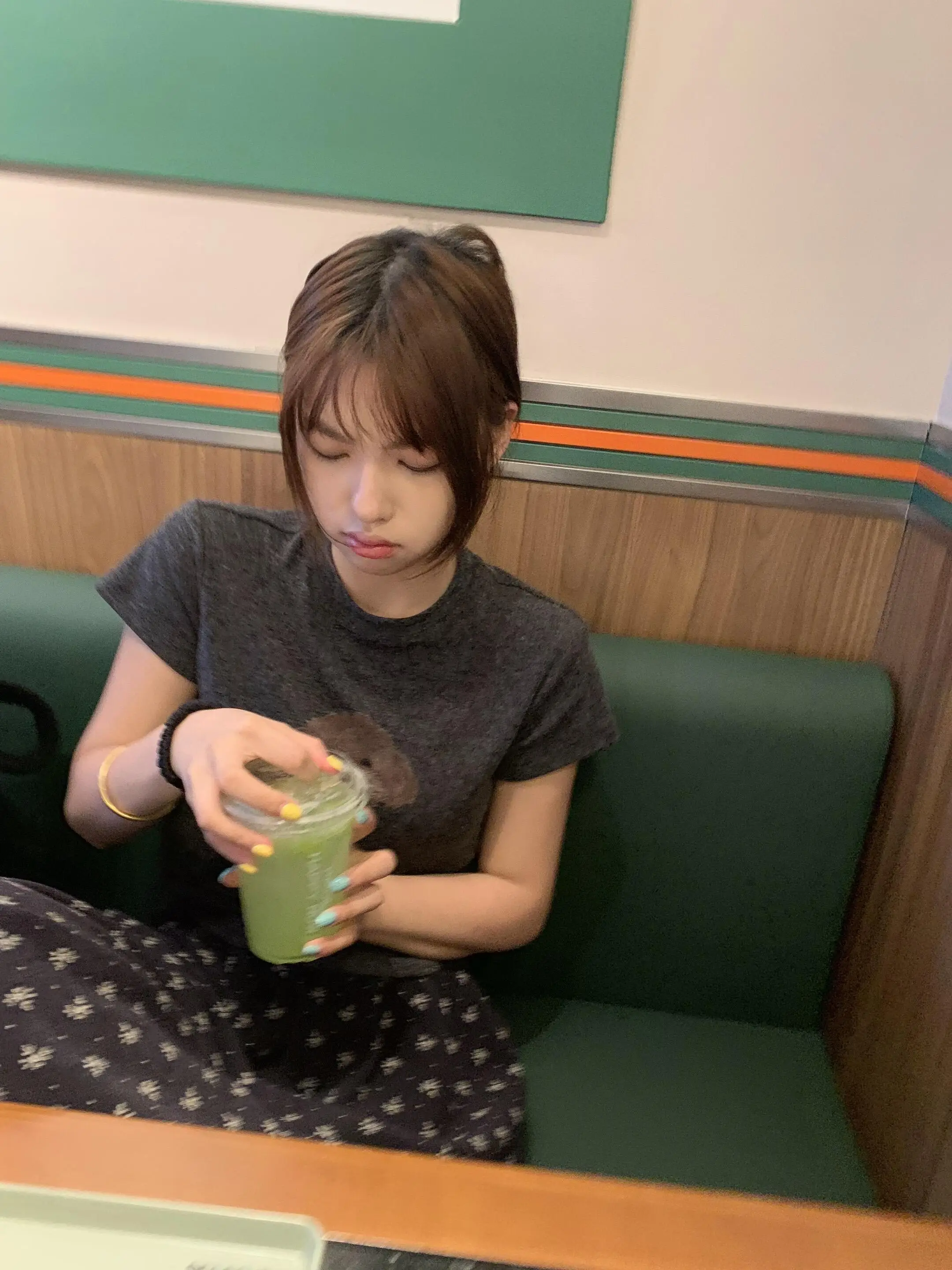 تي شيرت نسائي صيفي جديد بطباعة دب، قميص كاجوال ضيق بطول الكتف من القطن بياقة مستديرة