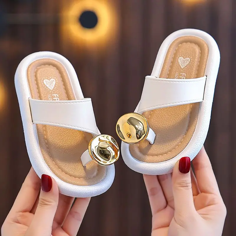 Popular Girls Casual Sandals Fashionable Durable Soft Sole Non-Slip Odor-Resistant for Outdoor Wear