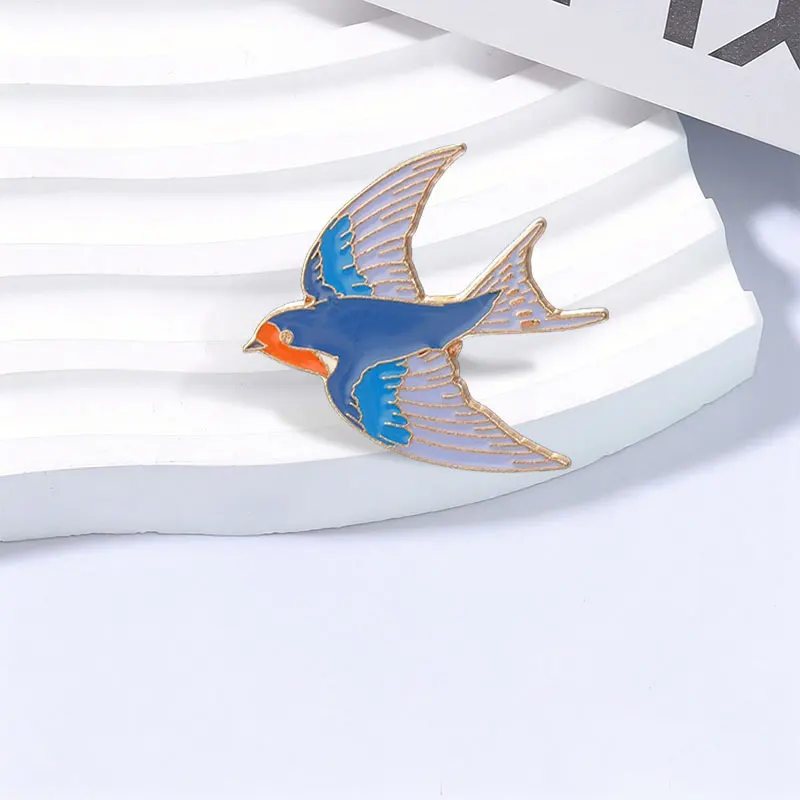 Colorful Swallow Bird Enamel Pins Cartoon Vintage Animal Bird Flying Swallow Brooches Lapel Badge Backpack Jewelry Friends Gifts