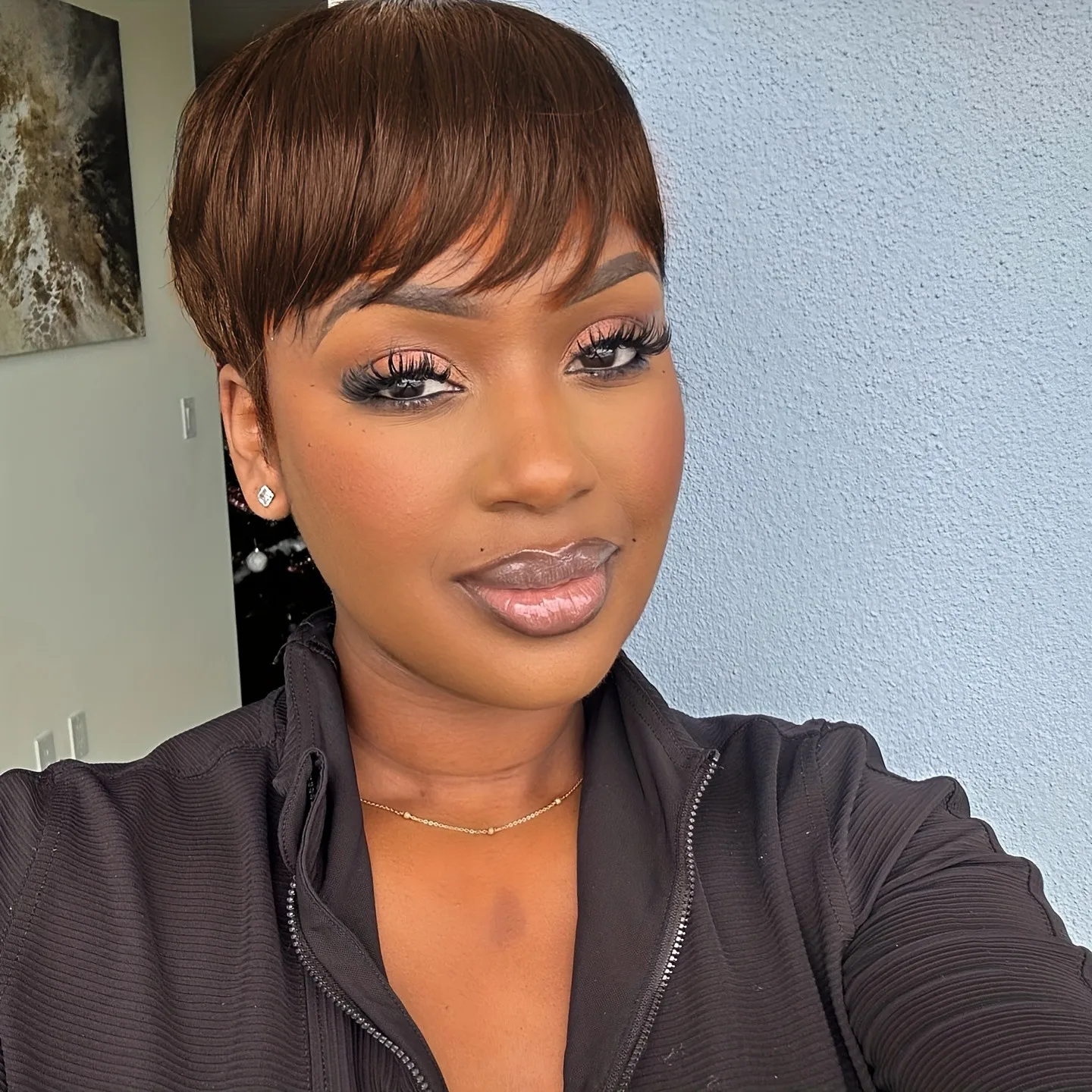 วิกผมทรงพิกซี่ทำด้วยเครื่องจักร สีดำน้ำตาล สำหรับผู้หญิง ใช้ในชีวิตประจำวันและงานปาร์ตี้ วิกผมทรงพิกซี่ วิกผมสั้นตรง วิกผมจากผมแท้