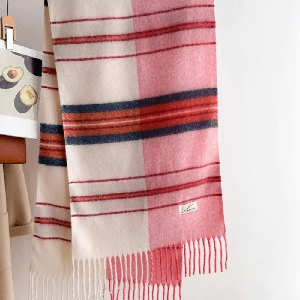 Gemütlicher, weicher Schal aus Kunstkaschmir, verdickter Farbblock-Deckenschal, klassisches Design mit Quasten und Karomuster, warmer gestreifter Schal für den Außenbereich. – Detail 9
